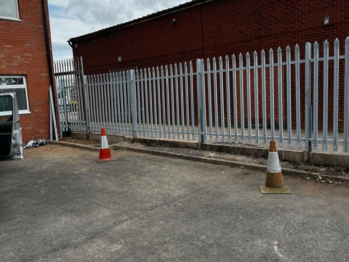 Commercial palisade fencing